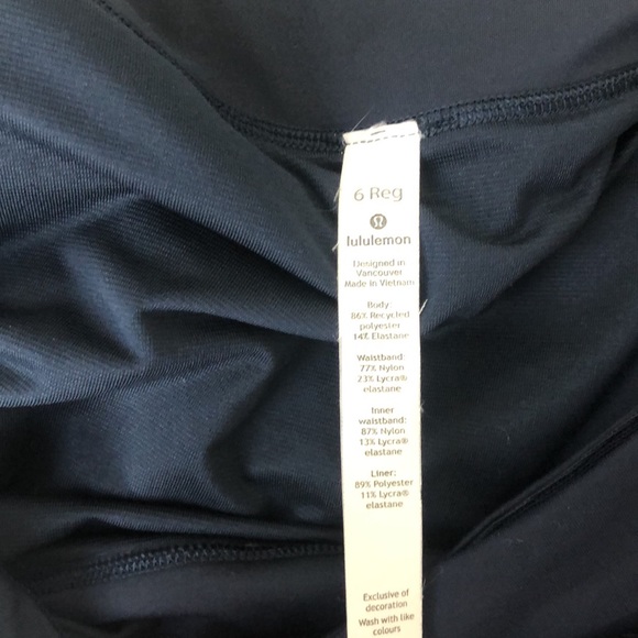 Lululemon Speed Up Shorts - Picture 4 of 4